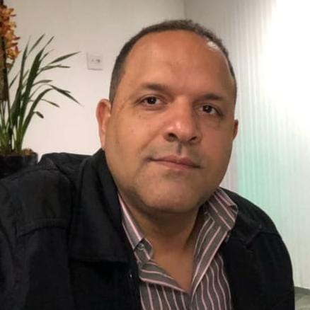 André Fernandes  